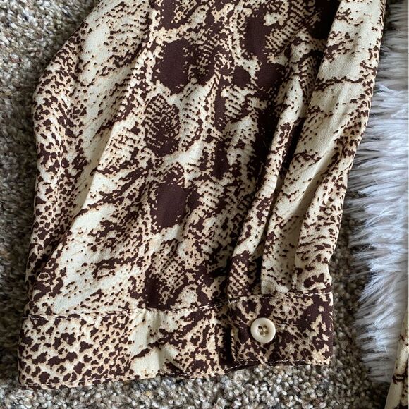 Prettylittlething Snake Print Button Down Top Womens Size 2X Flowy - Picture 5 of 7